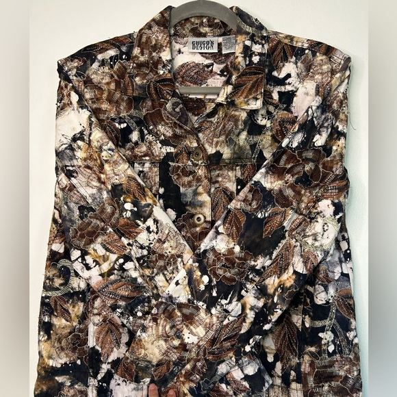 Vintage Chico’s Camouflage Denim Jacket with Embroidered Details Women’s Size 1 - Picture 4 of 7